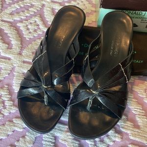 Donald J Pliner black slide in wedge sandals size 9N